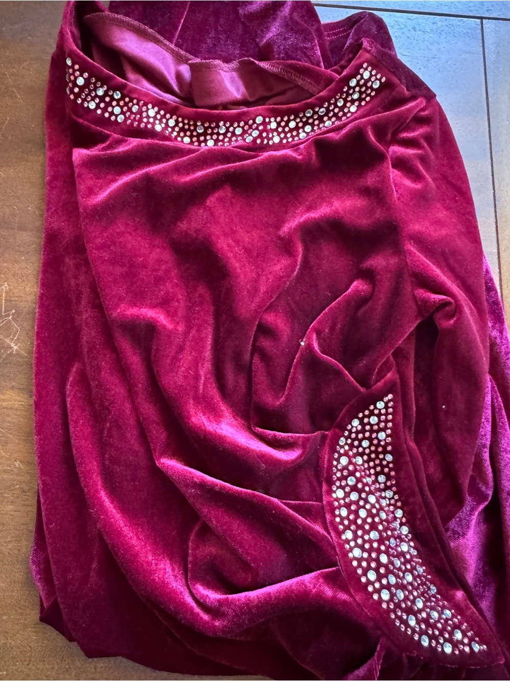 Medium Burgundy Stretch Top - 95% Polyester 5% Elastane